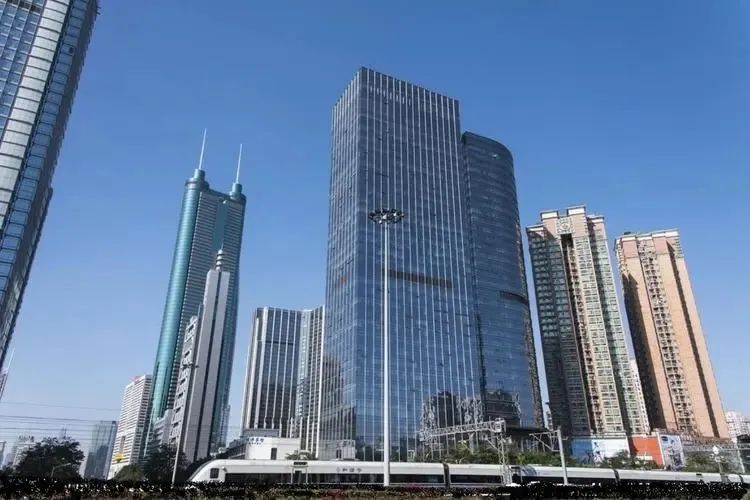 深圳罗湖鸿隆世纪广场全新精装办公室低价出租，多种面积供选择！